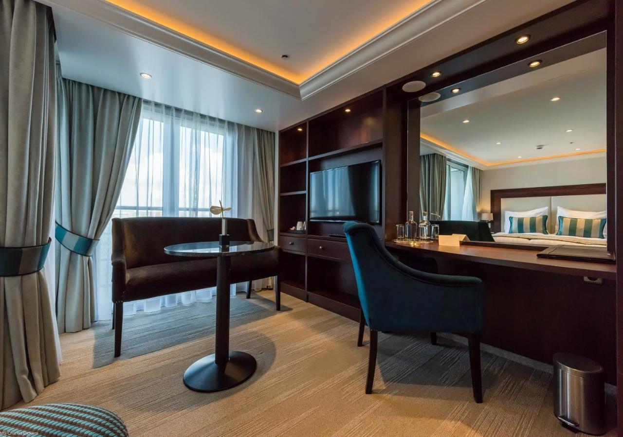 Select Ms Charles Dickens Neuss Otel Dış mekan fotoğraf