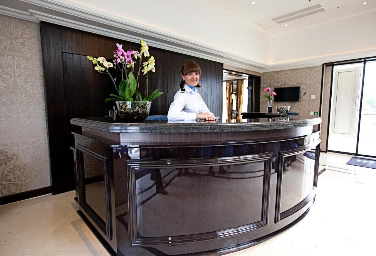 Select Ms Charles Dickens Neuss Otel Dış mekan fotoğraf